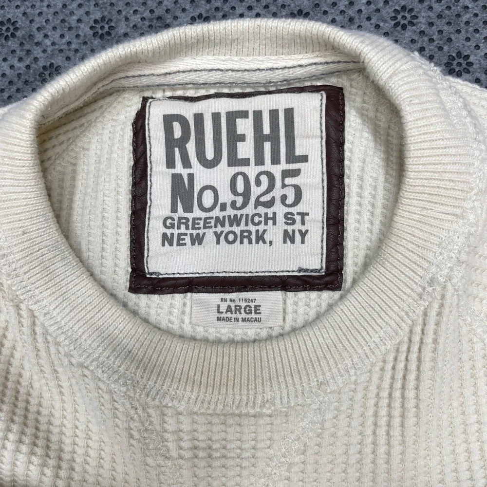 Ruehl No 925 Mens Large Cream Waffle Knit Thermal Long Sleeve R-NY Graphic Shirt - Picture 3 of 10